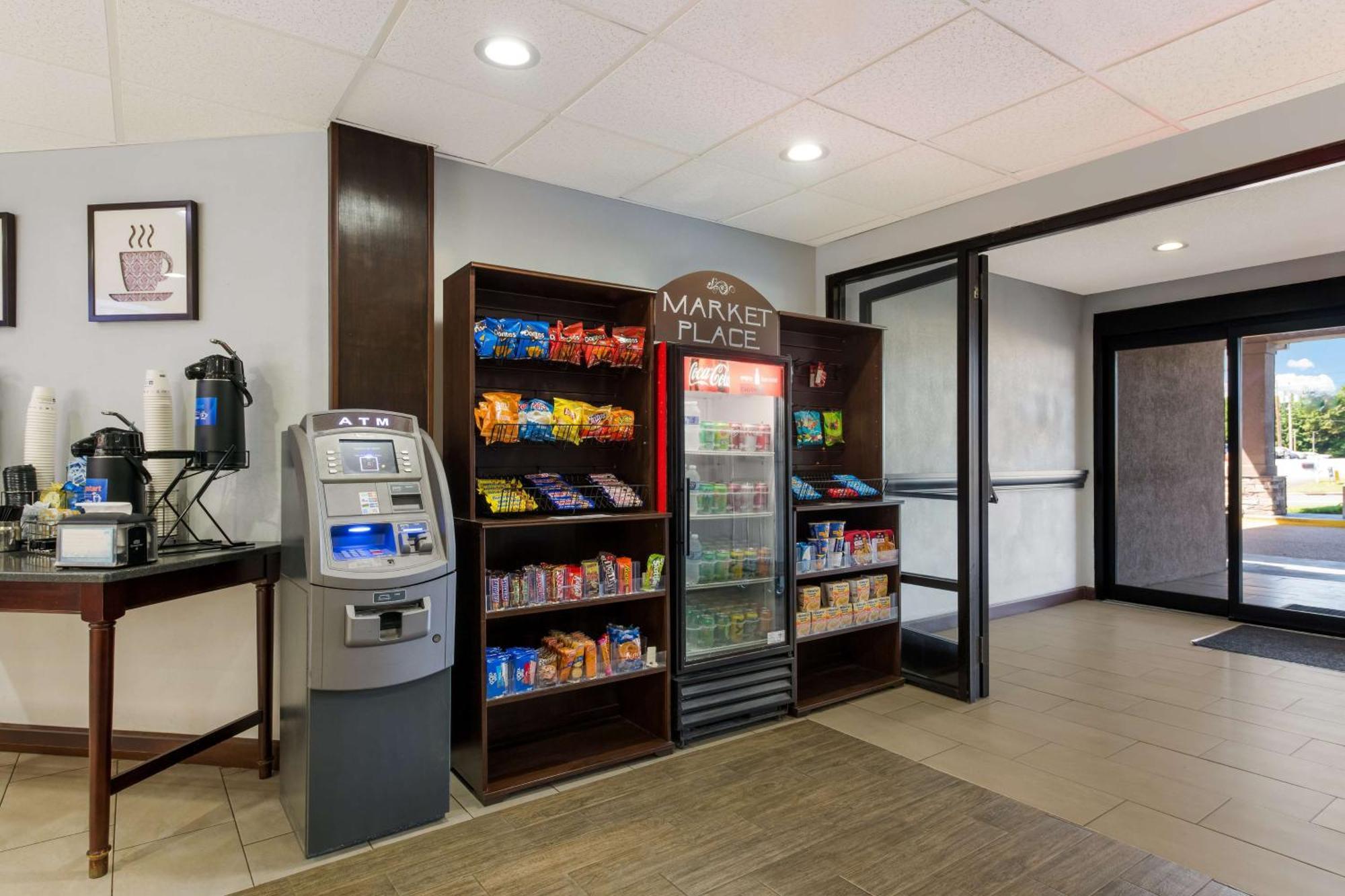 阿尔伯马尔希尔顿恒庭酒店 Albemarle 外观 照片